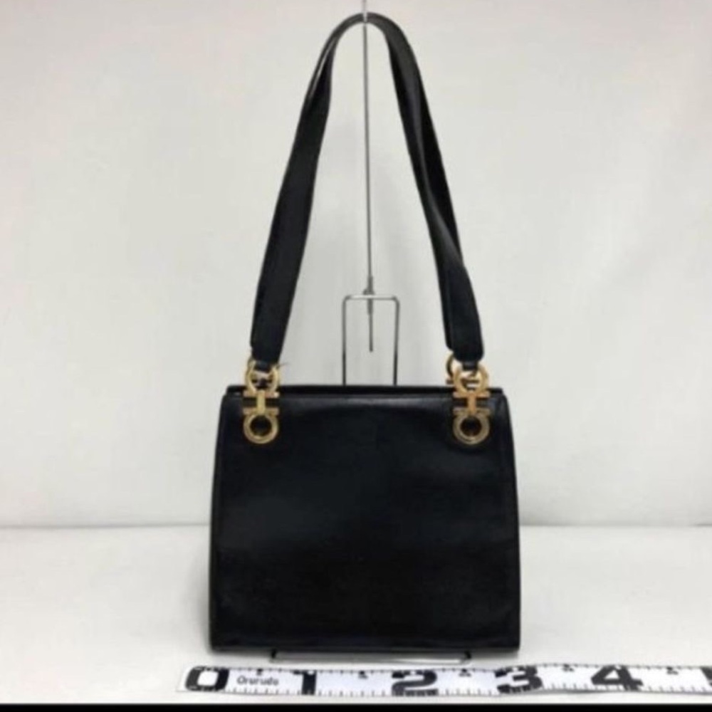 100% Authentic Salvatore Ferragamo
Elegant Black Handbag